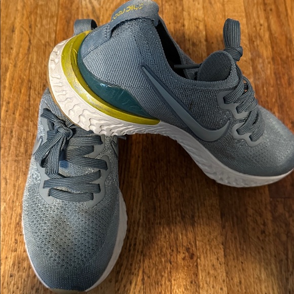 Nike Epic React 2 Flyknit - Picture 3 of 7